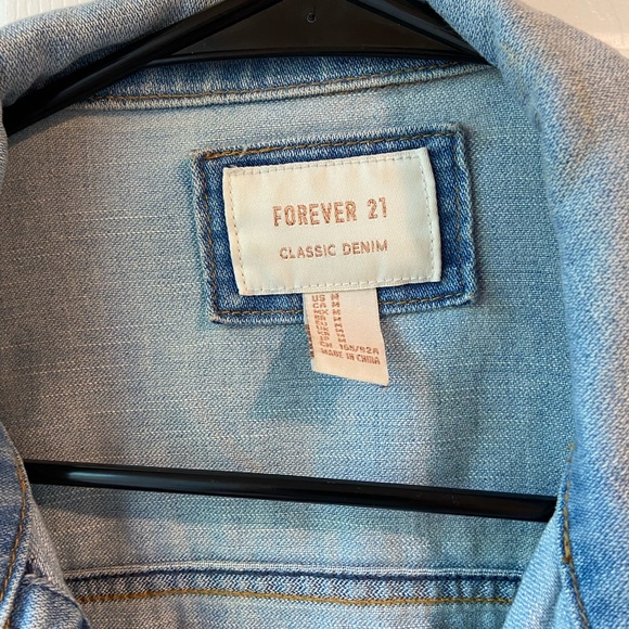 Oversized cropped jean jacket - Picture 3 of 4